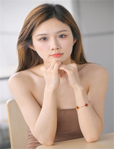 色龙发布-美女踩踏